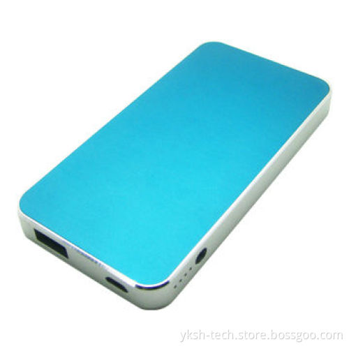 Power bank for iPhone 4, 4600mAh, comes in blue